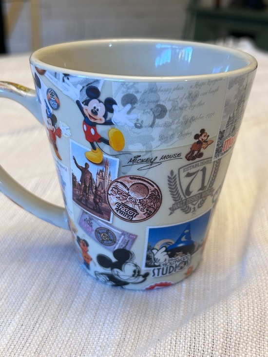 Disneyworld Anniversary mug, limited edition - Picture 3 of 6
